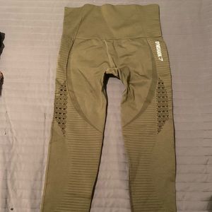 Women’s gym shark leggings